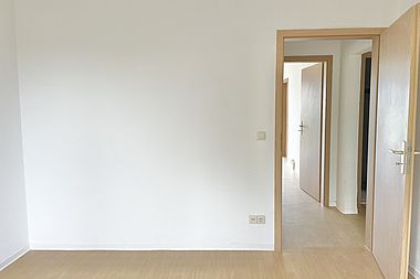 Bild zu 3-Zimmer-Wohnung mit Balkon und Badewanne in Rostock-Groß Klein