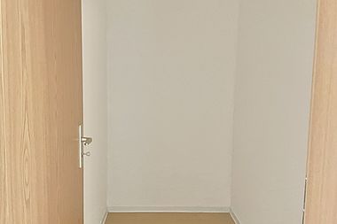 Bild zu 3-Zimmer-Wohnung mit Balkon und Badewanne in Rostock-Groß Klein