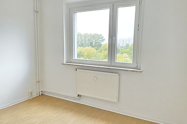 Bild zu 3-Zimmer-Wohnung mit Balkon und Badewanne in Rostock-Groß Klein