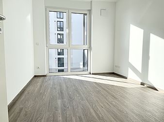 Bild zu Neubau! 4-Zimmer-Wohnung mit Südbalkon, Einbauküche und Aufzug in Rostock-Groß Klein