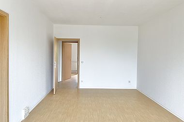 Bild zu 3-Zimmer-Wohnung mit Balkon und Badewanne in Rostock-Groß Klein