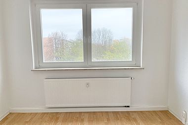 Bild zu Ruhige Randlage! 3-Zimmer-Wohnung mit Westbalkon und Dusche in Rostock-Lütten Klein