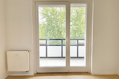 Bild zu 3-Zimmer-Wohnung mit Balkon und Badewanne in Rostock-Groß Klein