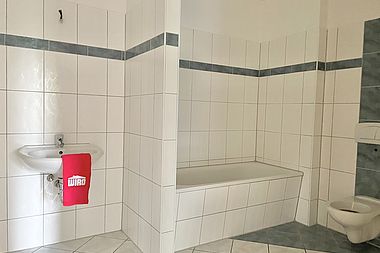 Bild zu 3-Zimmer-Wohnung mit Balkon und Badewanne in Rostock-Groß Klein